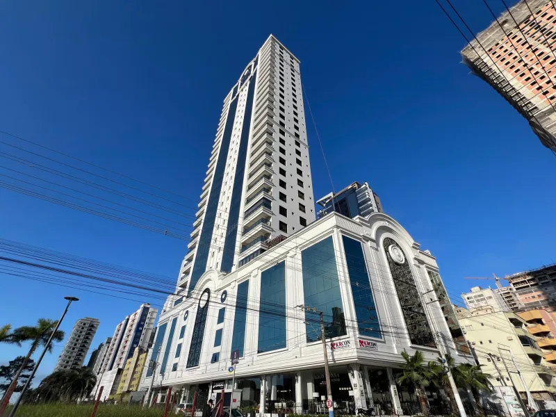 PARAMOUNT TOWER