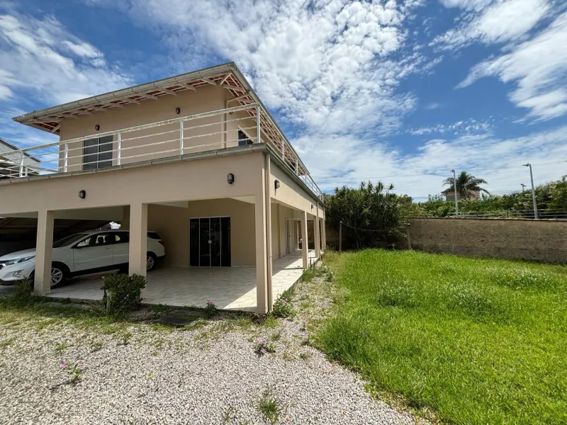 CASA EM PORTO BELO
