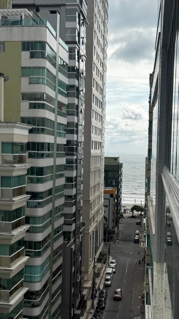 Apartamento em Meia Praia  -  Itapema