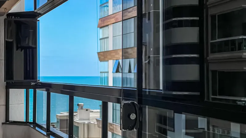 Apartamento em Meia Praia  -  Itapema